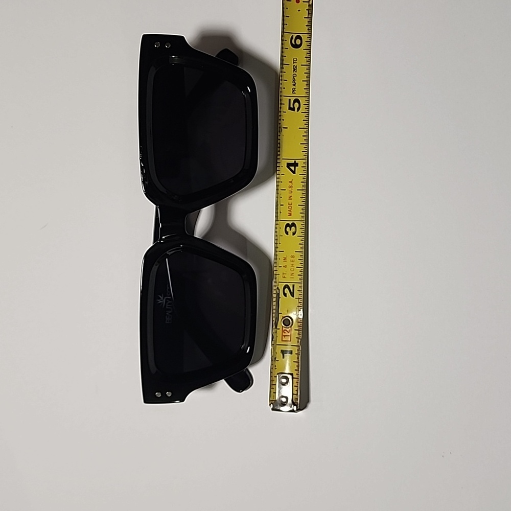 Sunglasses - Picture 5 of 5